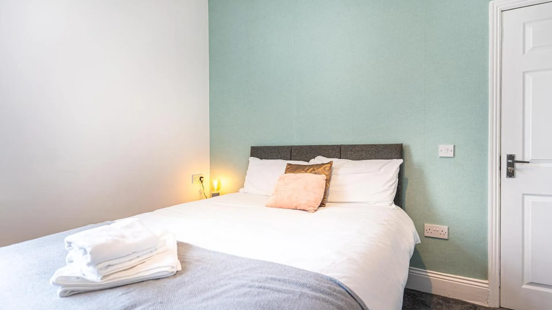 Teesside House - Sleeps Up To 10 Apartment Redcar 0*,  United Kingdom