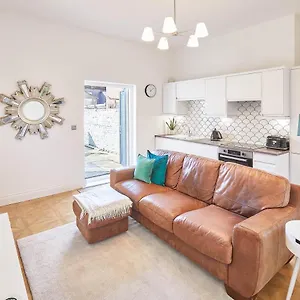 Host & - The Dunes Apartment