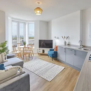 Host & - Glenholme House Apartment
